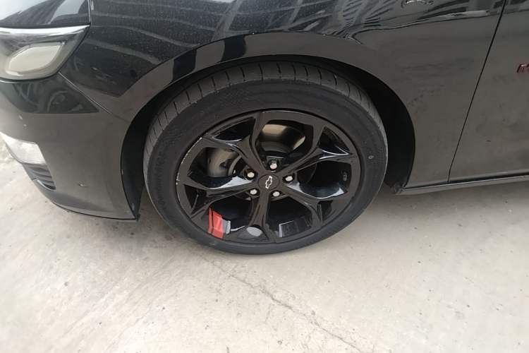 Used Chevrolet Malibu XL 2020 Redline 550T Automatic Sport Edition Left Front Wheel Hub