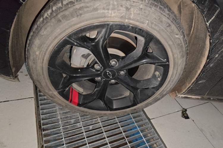 Used Chevrolet Malibu XL 2020 Redline 550T Automatic Sport Edition Left Front Wheel Hub
