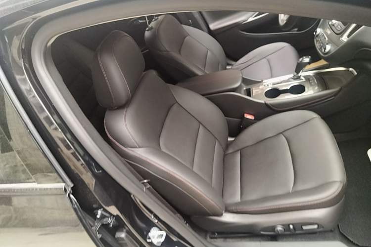 Used Chevrolet Malibu XL 2020 Redline 550T Automatic Sport Edition Right Front Seat
