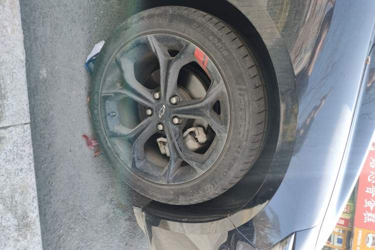 Used Chevrolet Malibu XL 2020 Redline 550T Automatic Sport Edition Right Front Wheel Hub
