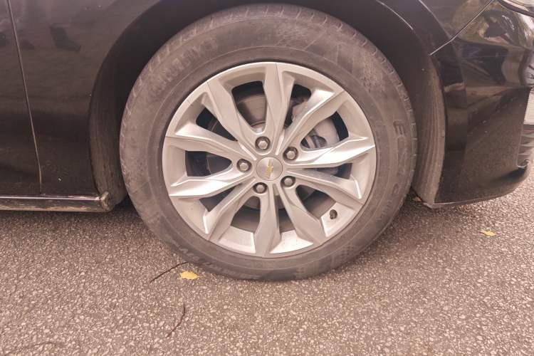 Used Chevrolet Malibu XL 2020 535T CVT Sharp Edition Right Front Wheel Hub