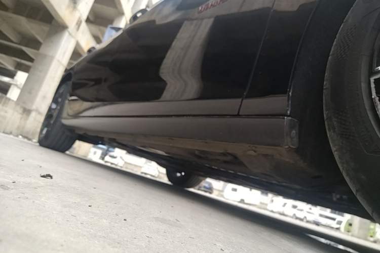 Used Chevrolet Malibu XL 2020 Redline 550T Automatic Sport Edition Right Side Sill