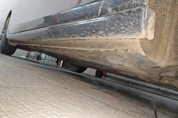 Used Chevrolet Malibu XL 2020 Redline 550T Automatic Sport Edition Right Side Sill