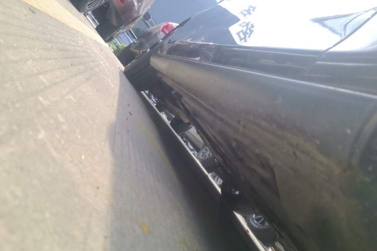Used Chevrolet Malibu XL 2020 Redline 550T Automatic Sport Edition Right Side Sill