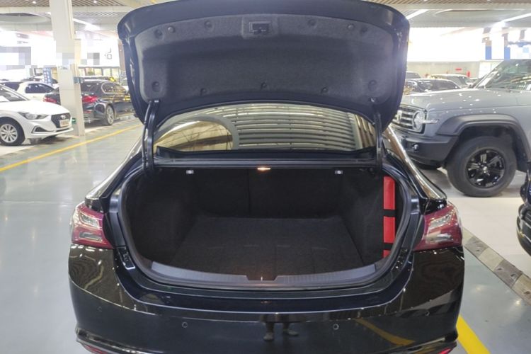 Used Chevrolet Malibu XL 2020 Redline 550T Automatic Sport Edition Trunk