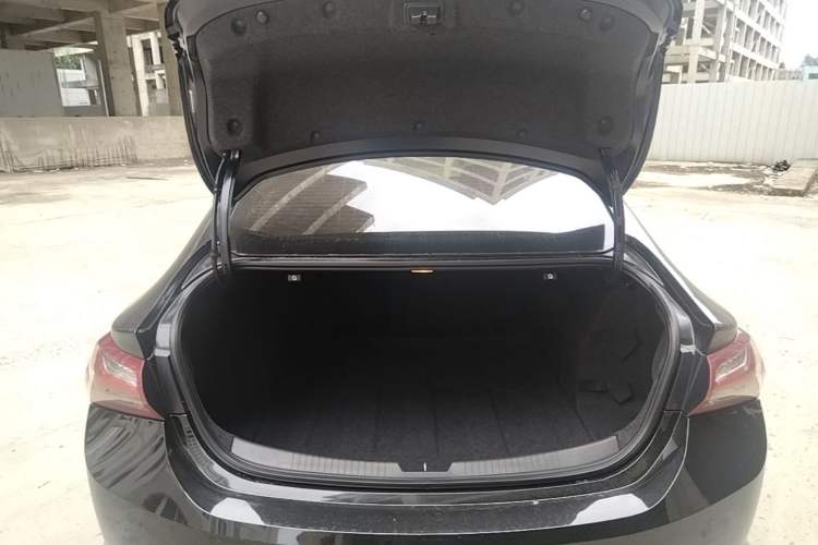 Used Chevrolet Malibu XL 2020 Redline 550T Automatic Sport Edition Trunk