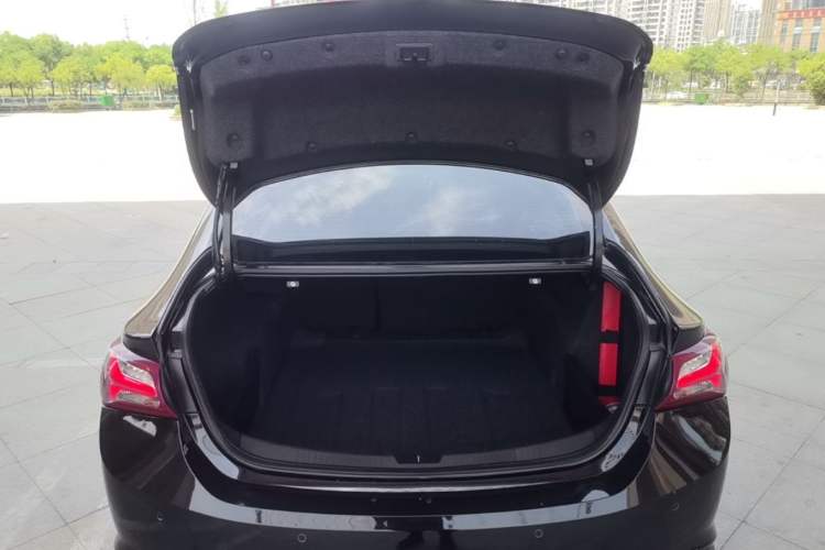 Used Chevrolet Malibu XL 2020 Redline 550T Automatic Sport Edition Trunk