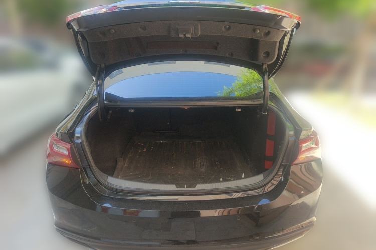 Used Chevrolet Malibu XL 2020 Redline 550T Automatic Sport Edition Trunk