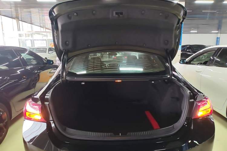 Used Chevrolet Malibu XL 2020 Redline 550T Automatic RuiLian Edition Trunk