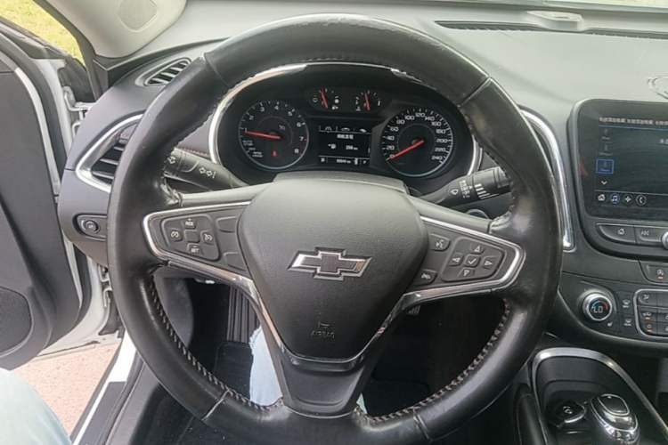 Used Chevrolet Malibu XL 2020 Redline 550T Automatic Sport Edition Steering Wheel