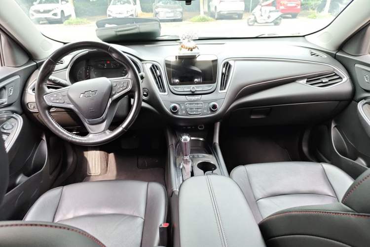 Used Chevrolet Malibu XL 2020 Redline 550T Automatic Sport Edition Center Console
