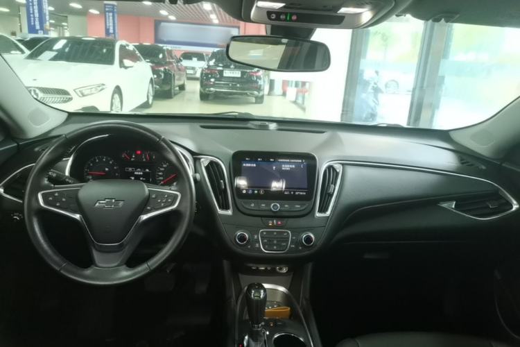 Used Chevrolet Malibu XL 2020 Redline 550T Automatic Sport Edition Center Console