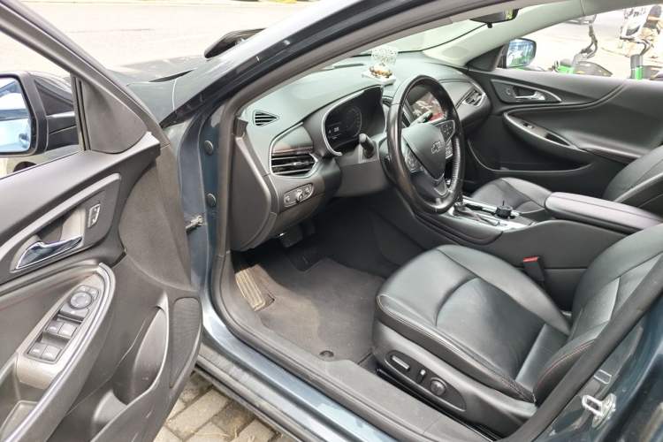 Used Chevrolet Malibu XL 2020 Redline 550T Automatic Sport Edition Driver Seat