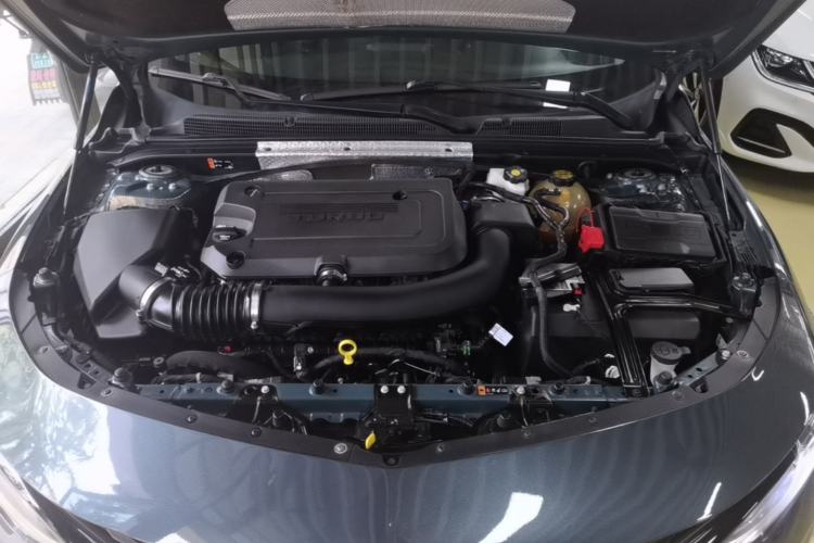 Used Chevrolet Malibu XL 2020 Redline 550T Automatic Sport Edition Engine Bay