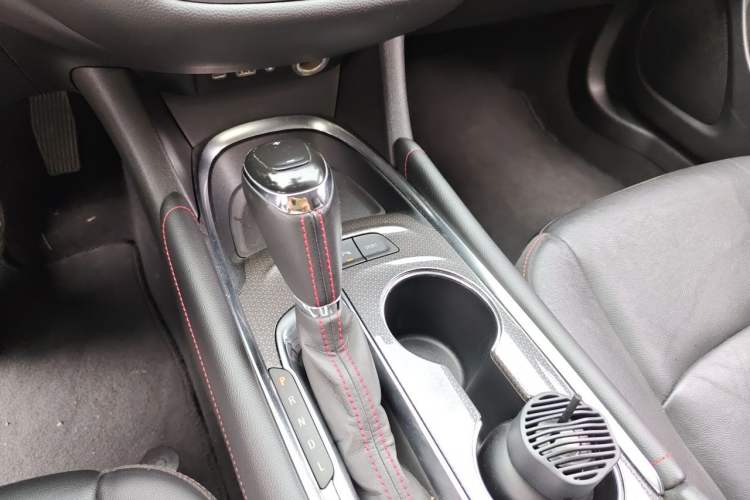 Used Chevrolet Malibu XL 2020 Redline 550T Automatic Sport Edition Gear Lever