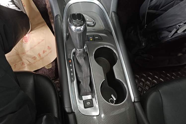 Used Chevrolet Malibu XL 2020 535T CVT Sharp Edition Gear Lever