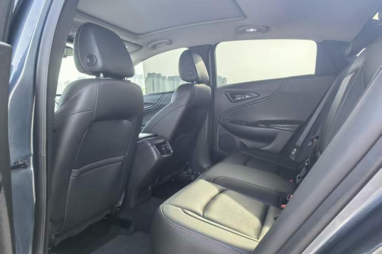 Used Chevrolet Malibu XL 2020 Redline 550T Automatic Sport Edition Interior 2