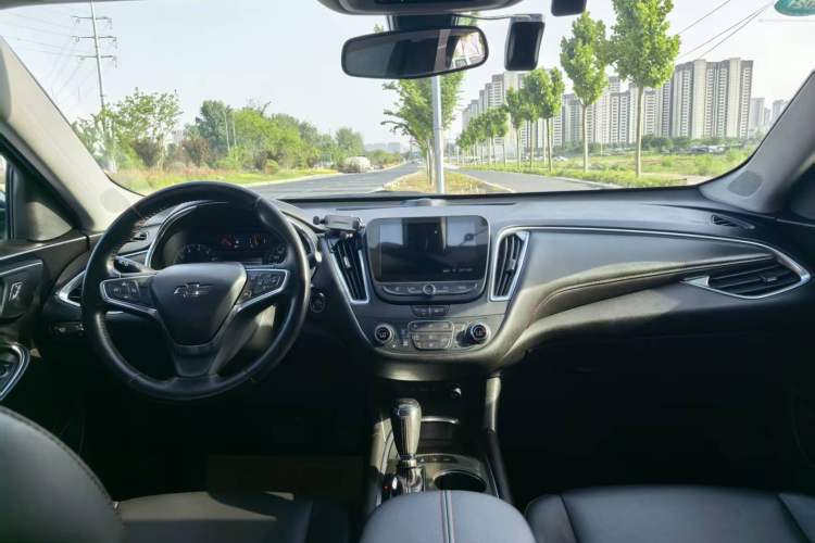 Used Chevrolet Malibu XL 2020 Redline 550T Automatic Sport Edition Interior 3