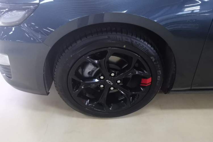 Used Chevrolet Malibu XL 2020 Redline 550T Automatic Sport Edition Left Front Wheel Hub