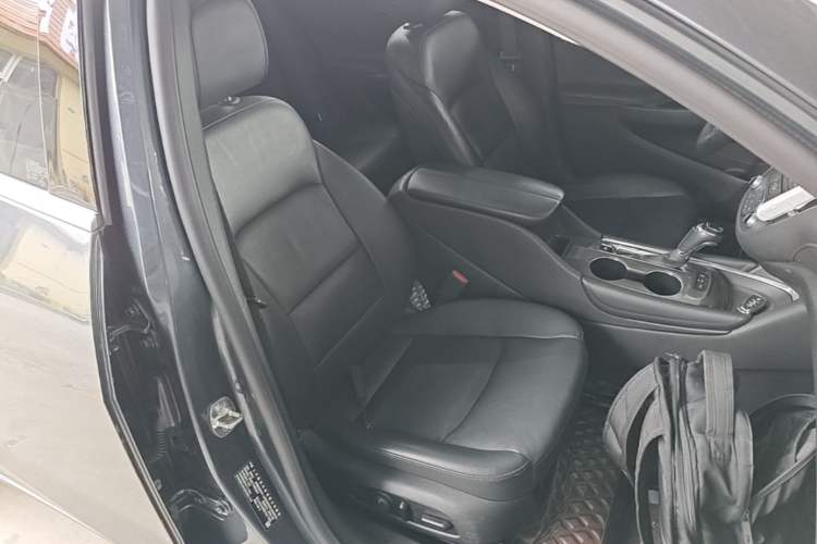 Used Chevrolet Malibu XL 2020 535T CVT Sharp Edition Right Front Seat