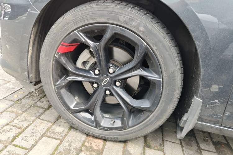 Used Chevrolet Malibu XL 2020 Redline 550T Automatic Sport Edition Right Front Wheel Hub