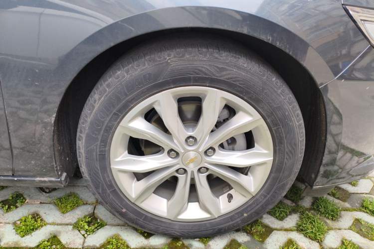 Used Chevrolet Malibu XL 2020 535T CVT Sharp Edition Right Front Wheel Hub