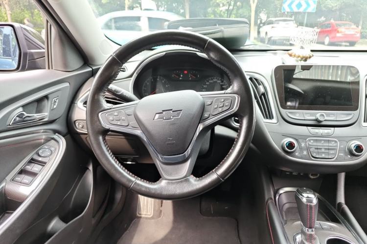 Used Chevrolet Malibu XL 2020 Redline 550T Automatic Sport Edition Steering Wheel