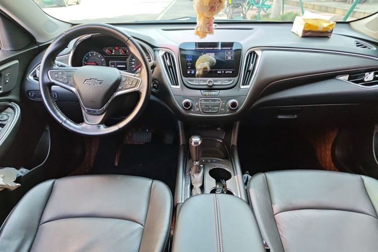Used Chevrolet Malibu XL 2020 Redline 550T Automatic Sport Edition Center Console