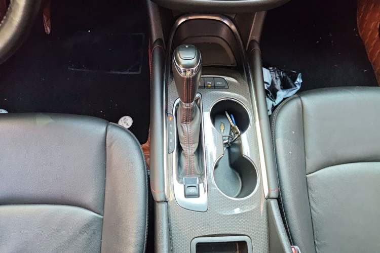 Used Chevrolet Malibu XL 2020 Redline 550T Automatic Sport Edition Gear Lever