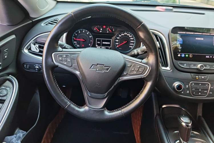 Used Chevrolet Malibu XL 2020 Redline 550T Automatic Sport Edition Steering Wheel