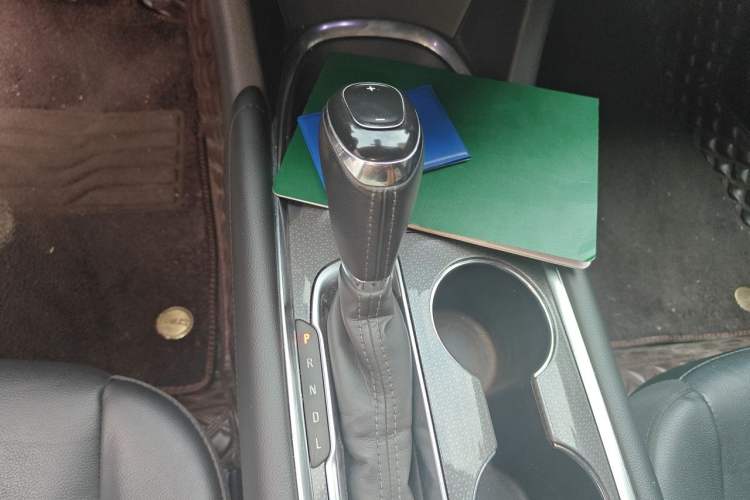 Used Chevrolet Malibu XL 2020 535T CVT Sharp Edition Gear Lever