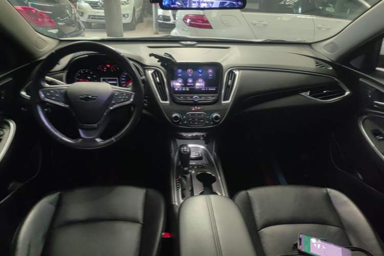 Used Chevrolet Malibu XL 2020 535T CVT Sharp Edition Center Console