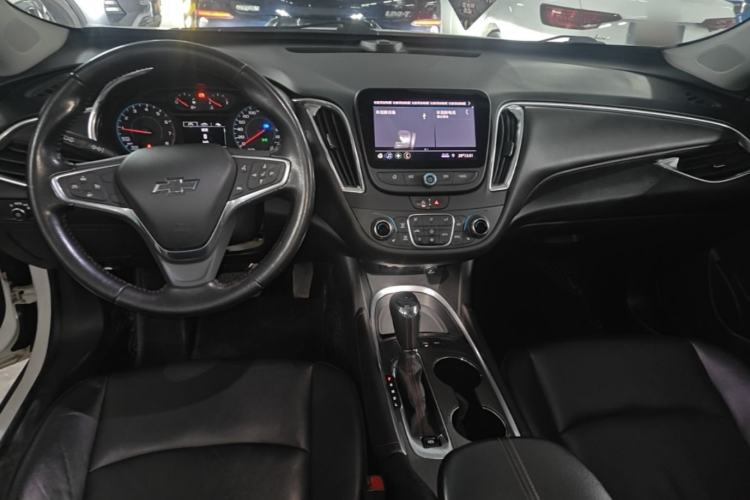 Used Chevrolet Malibu XL 2020 Redline 550T Automatic Sport Edition Center Console