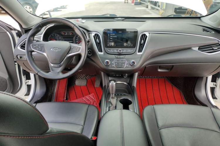 Used Chevrolet Malibu XL 2020 Redline 550T Automatic Sport Edition Center Console