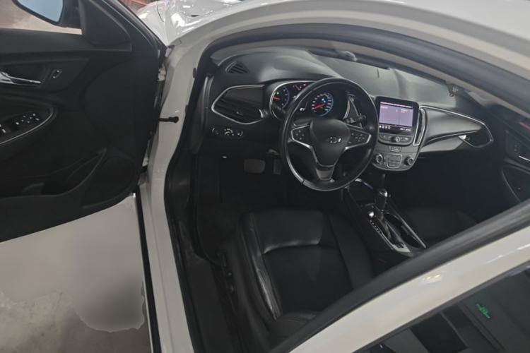 Used Chevrolet Malibu XL 2020 Redline 550T Automatic Sport Edition Driver Seat