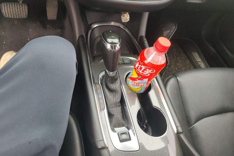 Used Chevrolet Malibu XL 2020 535T CVT Sharp Edition Gear Lever