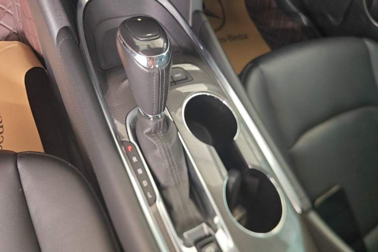Used Chevrolet Malibu XL 2020 535T CVT Sharp Edition Gear Lever