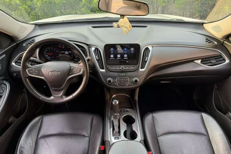 Used Chevrolet Malibu XL 2020 Redline 550T Automatic Sport Edition Interior 2