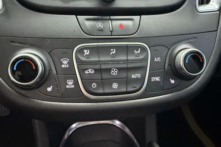 Used Chevrolet Malibu XL 2020 535T CVT Sharp Edition Interior 2