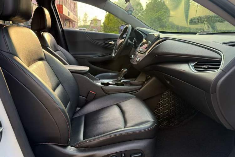 Used Chevrolet Malibu XL 2020 Redline 550T Automatic Sport Edition Interior 3