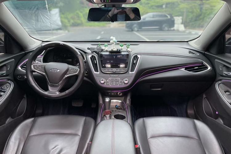 Used Chevrolet Malibu XL 2020 Redline 550T Automatic Sport Edition Interior 4