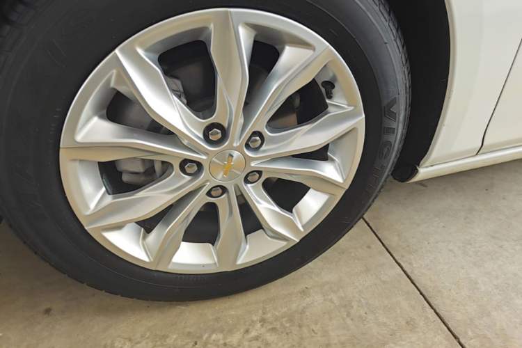 Used Chevrolet Malibu XL 2020 535T CVT Sharp Edition Left Front Wheel Hub