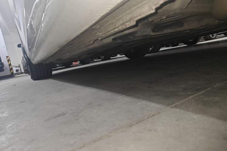 Used Chevrolet Malibu XL 2020 Redline 550T Automatic Sport Edition Left Side Sill