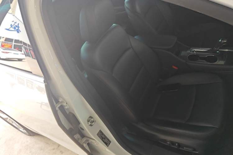 Used Chevrolet Malibu XL 2020 535T CVT Sharp Edition Right Front Seat