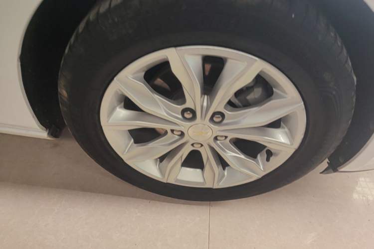 Used Chevrolet Malibu XL 2020 535T CVT Sharp Edition Right Front Wheel Hub
