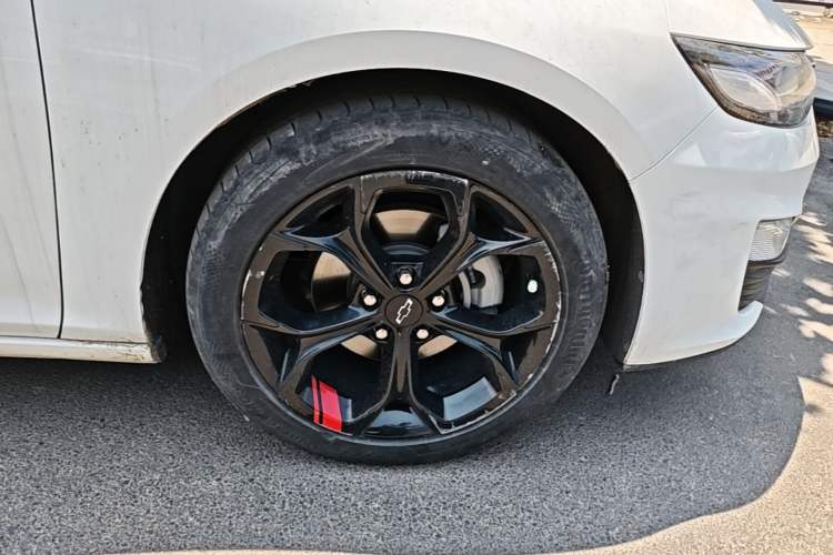 Used Chevrolet Malibu XL 2020 Redline 550T Automatic Sport Edition Right Front Wheel Hub