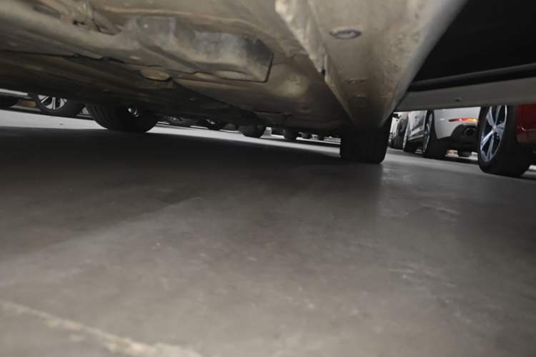 Used Chevrolet Malibu XL 2020 Redline 550T Automatic Sport Edition Right Side Sill