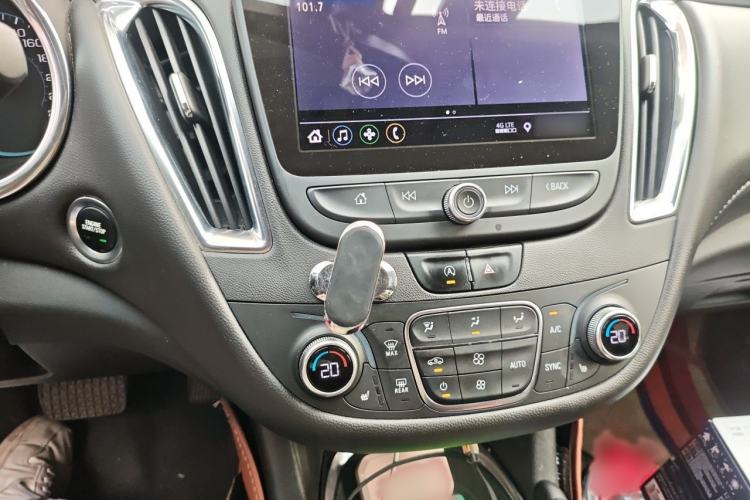Used Chevrolet Malibu XL 2021 535T Automatic Sport Edition Audio And AC Panel