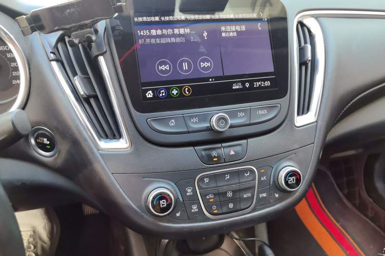 Used Chevrolet Malibu XL 2021 535T Automatic Sport Edition Audio And AC Panel