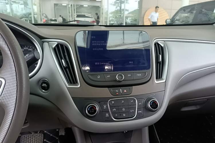 Used Chevrolet Malibu XL 2021 535T Automatic Sharp Edition Audio And AC Panel